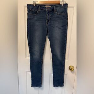 Levi 311 Skinny Shaping Jeans - 31” Waist 28” Inseam - Medium Wash